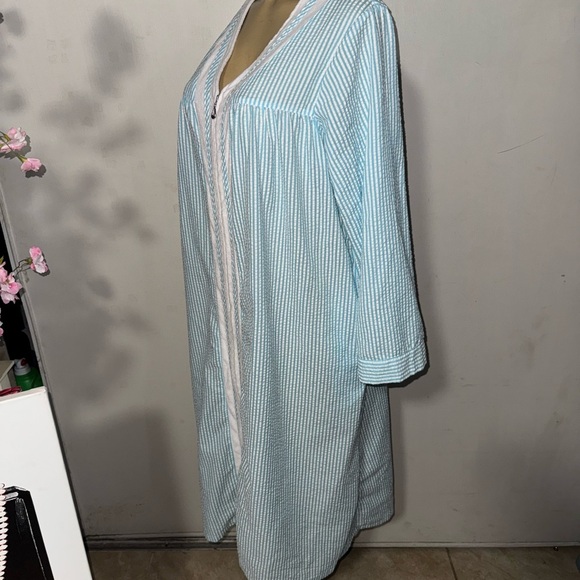 Blue and White Pajamas with Full-Length Design and Relaxed Fit - Picture 4 of 8